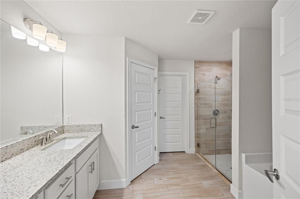 En Venta: $350,000 (4 camas, 2 baños, 1788 Pies cuadrados)