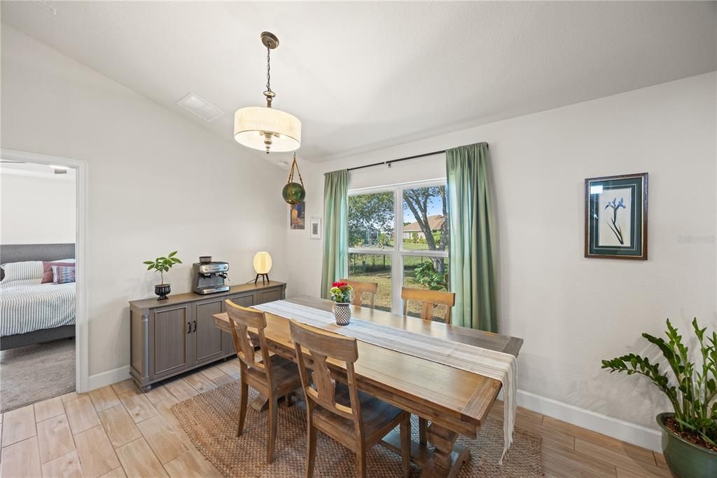 En Venta: $350,000 (4 camas, 2 baños, 1788 Pies cuadrados)