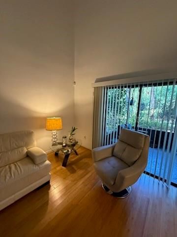 На продажу: $220,000 (3 спален, 3 ванн, 1834 Квадратных фут)