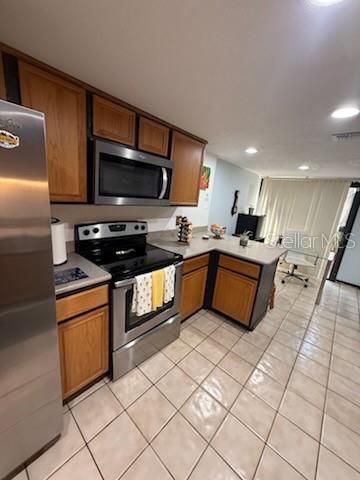 На продажу: $220,000 (3 спален, 3 ванн, 1834 Квадратных фут)