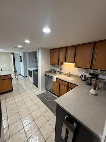 На продажу: $220,000 (3 спален, 3 ванн, 1834 Квадратных фут)