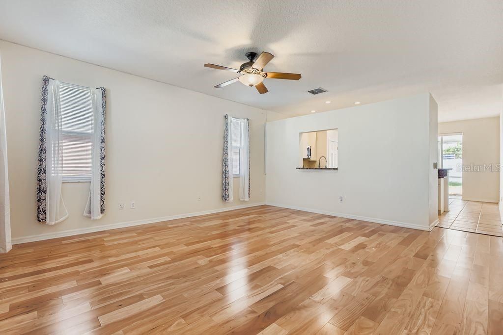 На продажу: $380,000 (3 спален, 2 ванн, 1501 Квадратных фут)