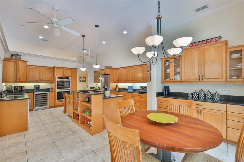 На продажу: $599,000 (3 спален, 3 ванн, 2772 Квадратных фут)