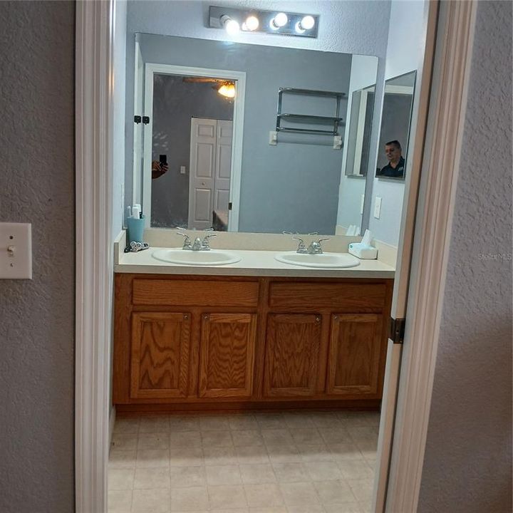 For Sale: $269,000 (3 beds, 2 baths, 1426 Square Feet)