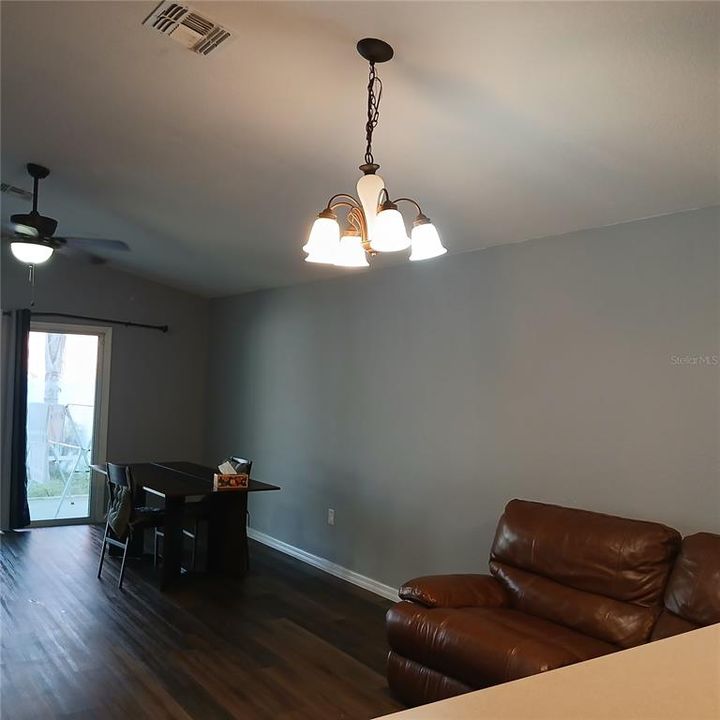 For Sale: $269,000 (3 beds, 2 baths, 1426 Square Feet)