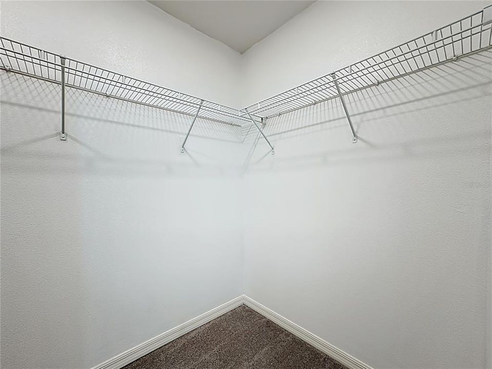 For Sale: $330,000 (4 beds, 3 baths, 2000 Square Feet)