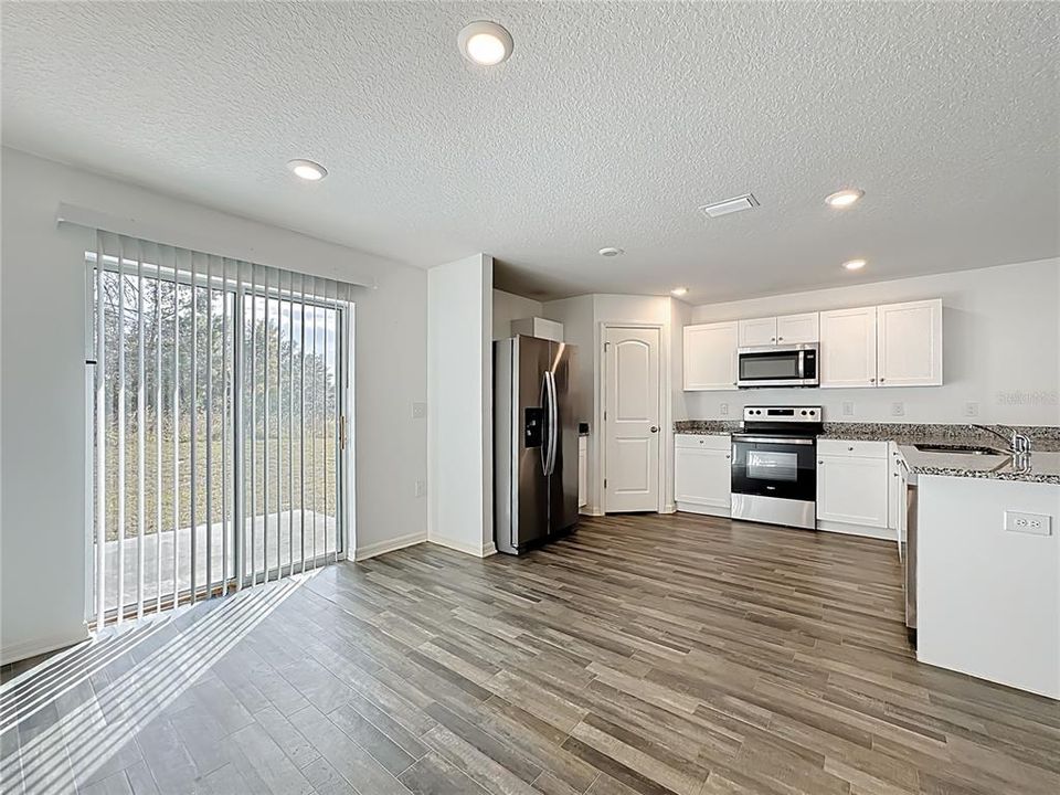 For Sale: $330,000 (4 beds, 3 baths, 2000 Square Feet)