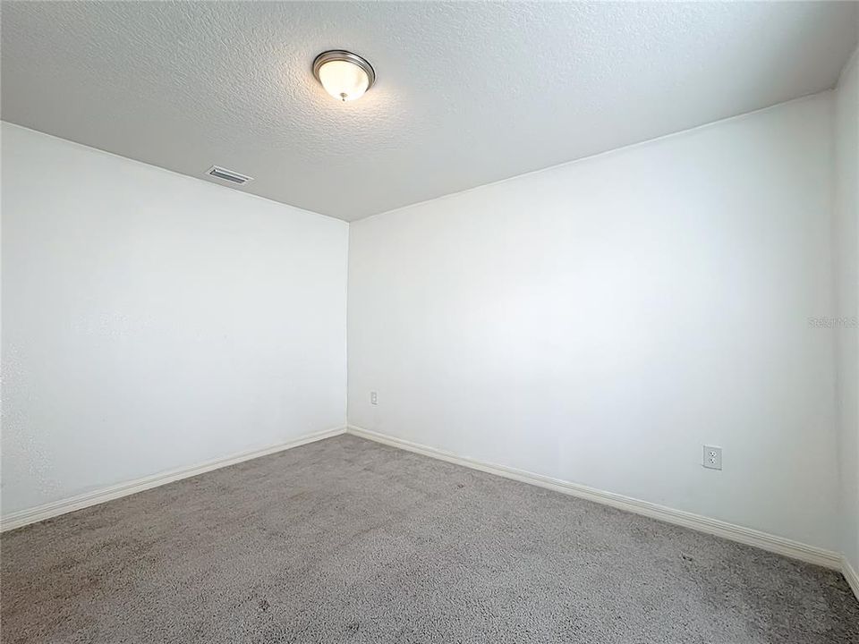 For Sale: $330,000 (4 beds, 3 baths, 2000 Square Feet)