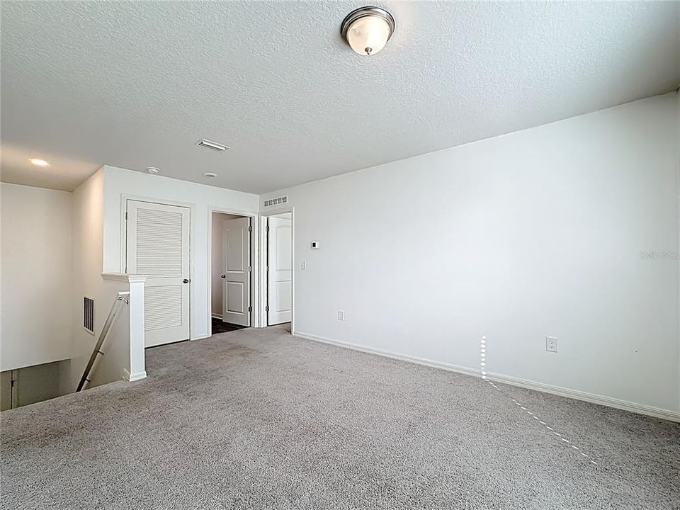 For Sale: $330,000 (4 beds, 3 baths, 2000 Square Feet)