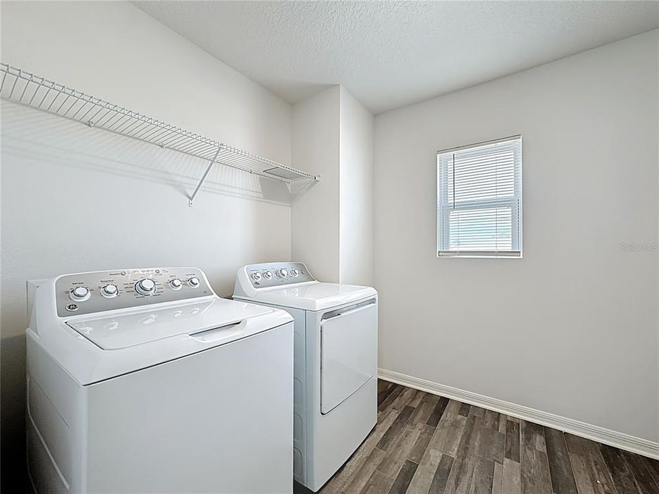 For Sale: $330,000 (4 beds, 3 baths, 2000 Square Feet)