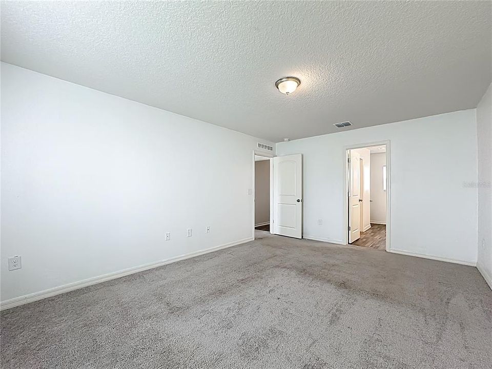 For Sale: $330,000 (4 beds, 3 baths, 2000 Square Feet)