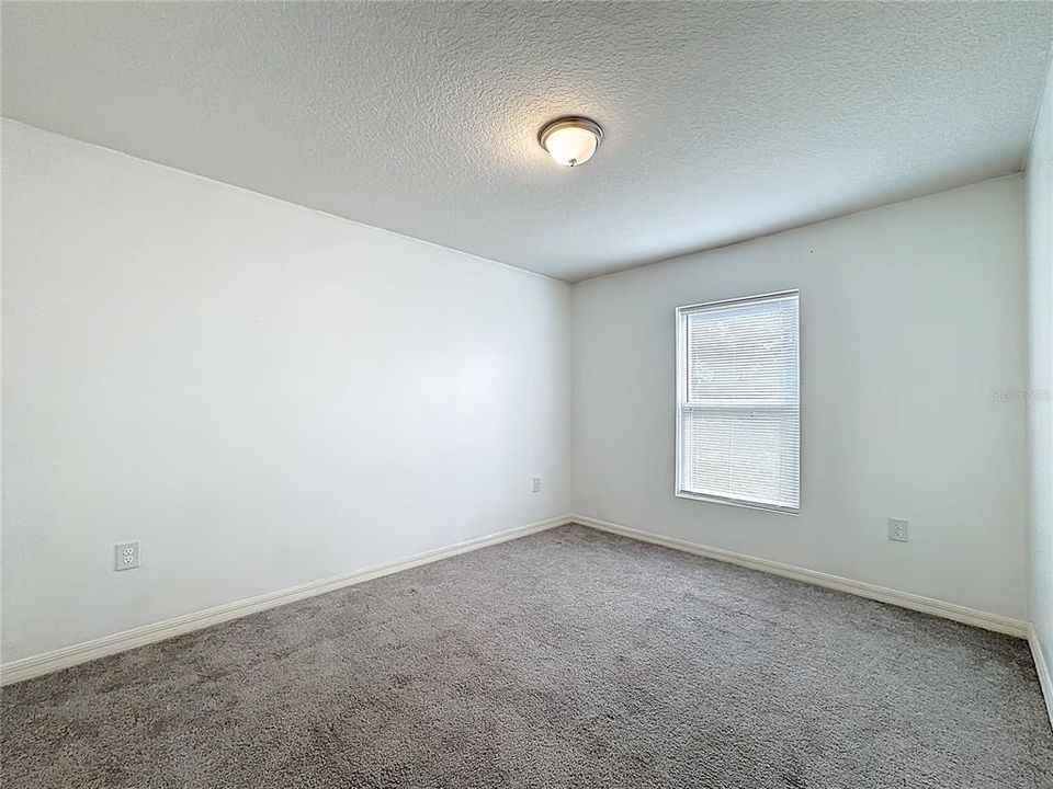 For Sale: $330,000 (4 beds, 3 baths, 2000 Square Feet)