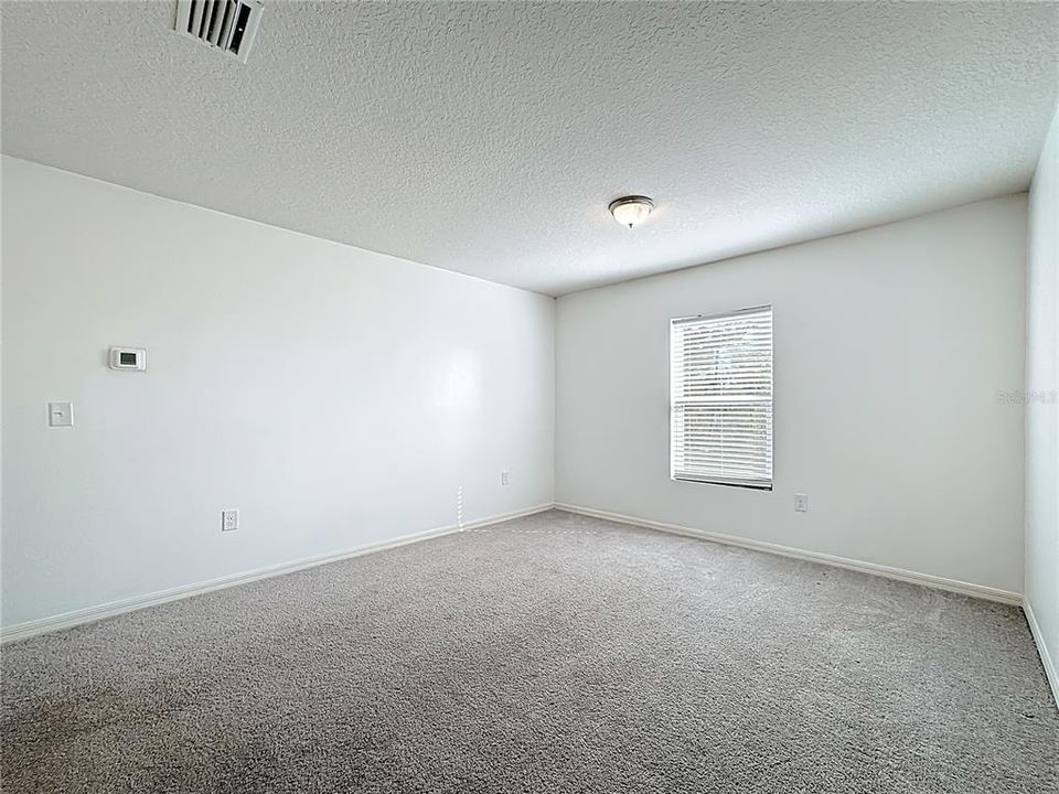 For Sale: $330,000 (4 beds, 3 baths, 2000 Square Feet)