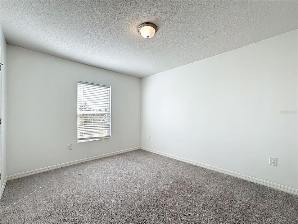 For Sale: $330,000 (4 beds, 3 baths, 2000 Square Feet)