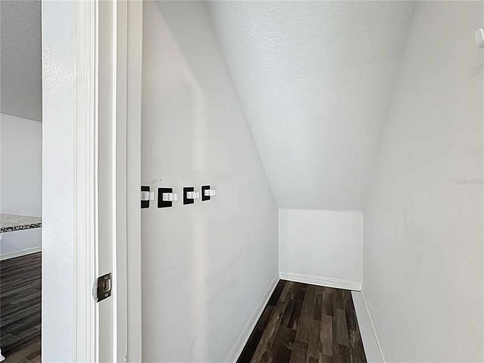 For Sale: $330,000 (4 beds, 3 baths, 2000 Square Feet)