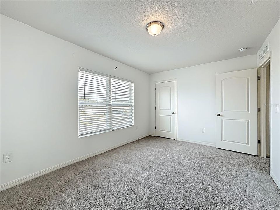 For Sale: $330,000 (4 beds, 3 baths, 2000 Square Feet)