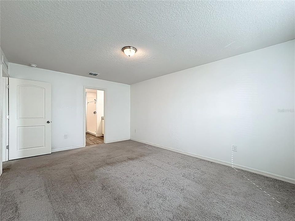 For Sale: $330,000 (4 beds, 3 baths, 2000 Square Feet)