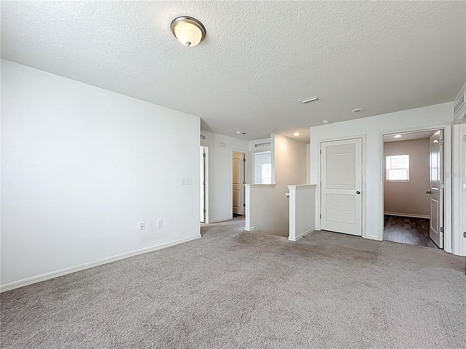 For Sale: $330,000 (4 beds, 3 baths, 2000 Square Feet)