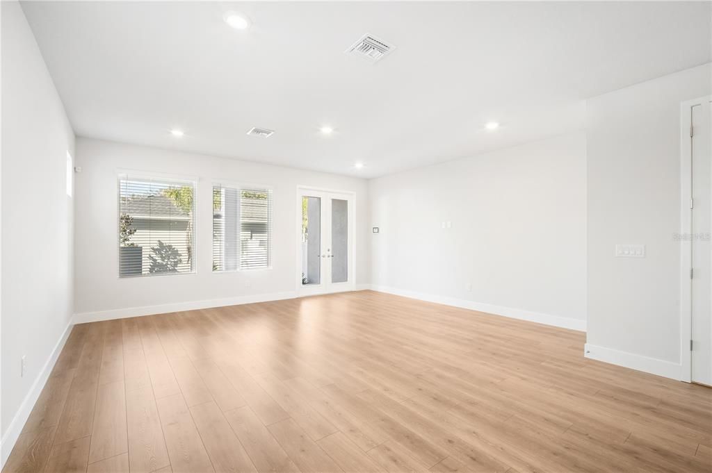 En Renta: $5,395 (3 camas, 2 baños, 2091 Pies cuadrados)