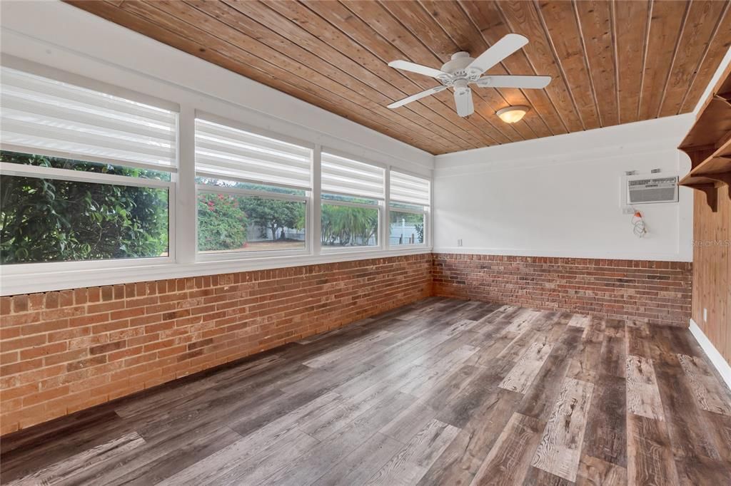 For Sale: $499,900 (5 beds, 3 baths, 3333 Square Feet)