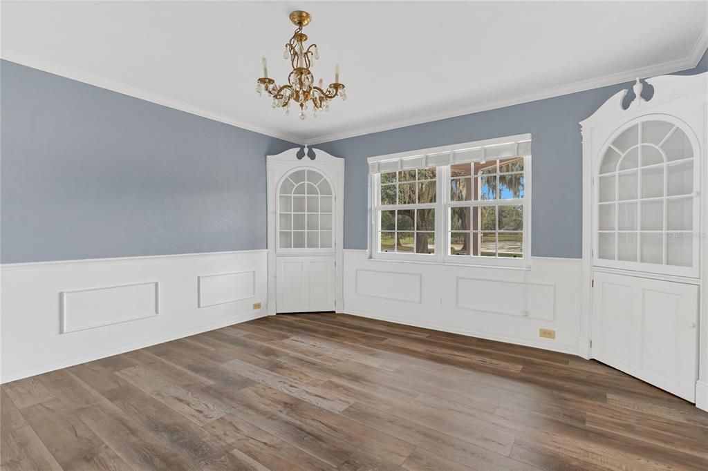 For Sale: $499,900 (5 beds, 3 baths, 3333 Square Feet)