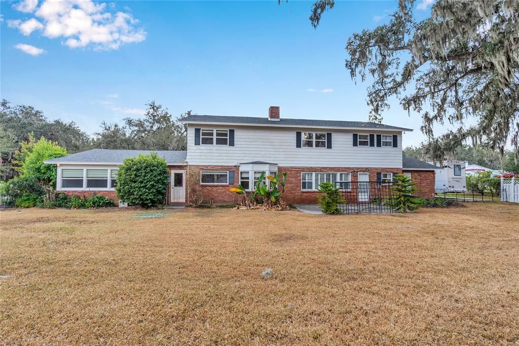 For Sale: $499,900 (5 beds, 3 baths, 3333 Square Feet)