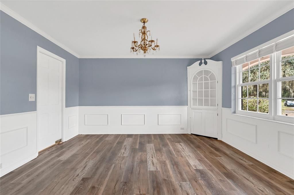 For Sale: $499,900 (5 beds, 3 baths, 3333 Square Feet)