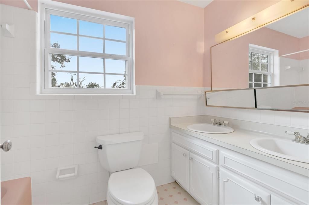 For Sale: $499,900 (5 beds, 3 baths, 3333 Square Feet)