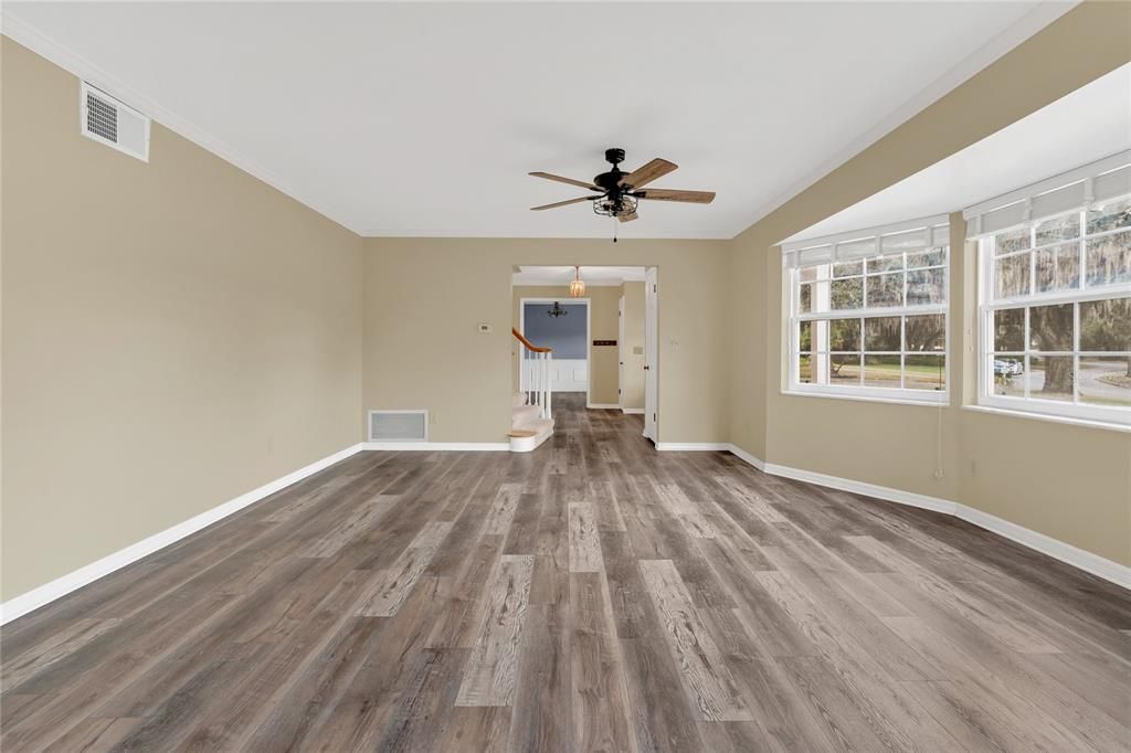 For Sale: $499,900 (5 beds, 3 baths, 3333 Square Feet)