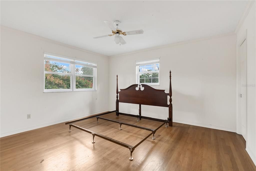 For Sale: $499,900 (5 beds, 3 baths, 3333 Square Feet)