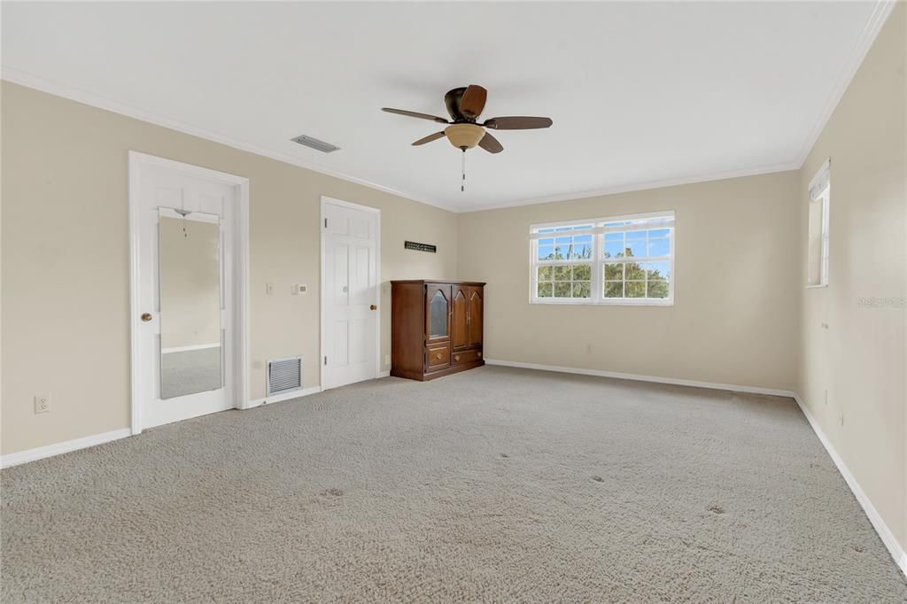 For Sale: $499,900 (5 beds, 3 baths, 3333 Square Feet)