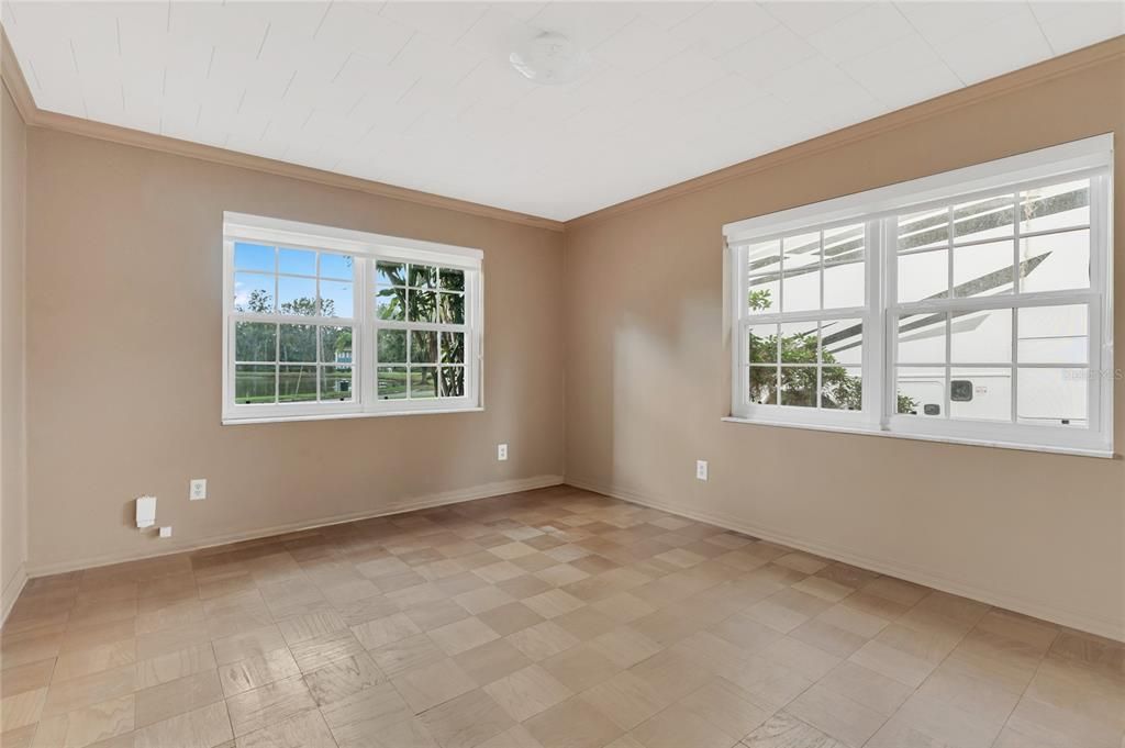 For Sale: $499,900 (5 beds, 3 baths, 3333 Square Feet)