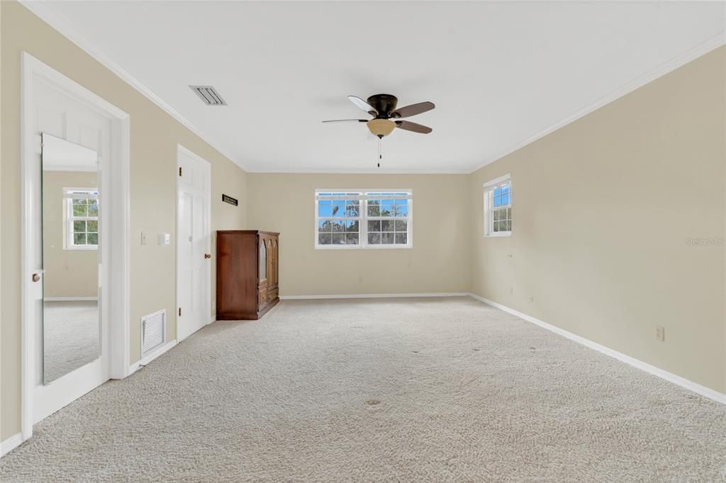 For Sale: $499,900 (5 beds, 3 baths, 3333 Square Feet)