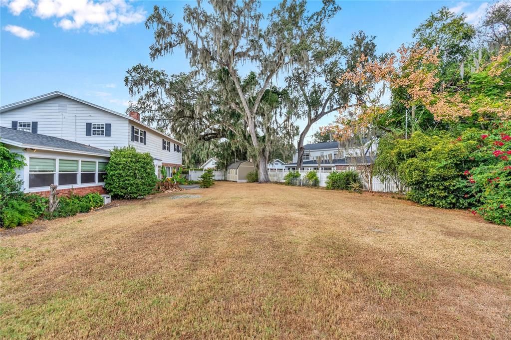 For Sale: $499,900 (5 beds, 3 baths, 3333 Square Feet)