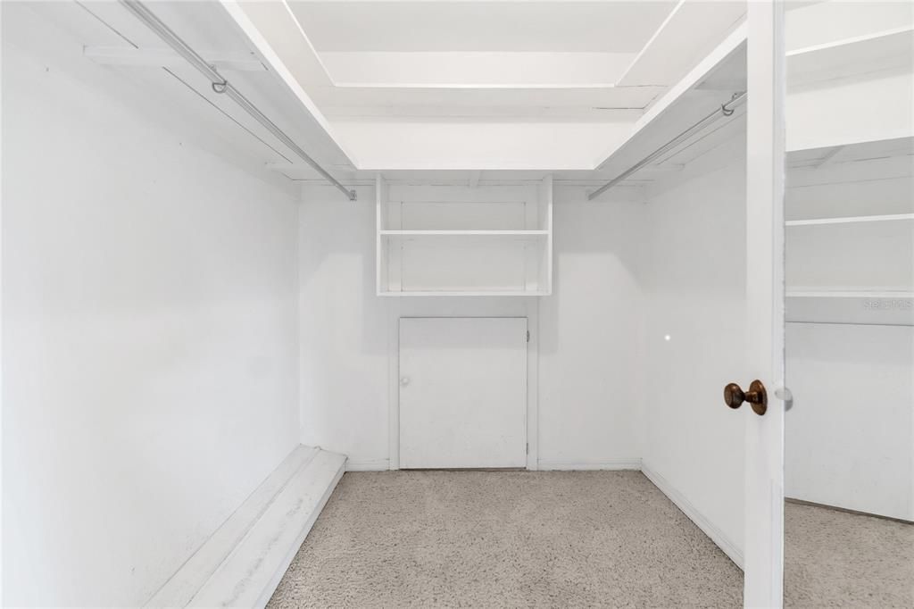 For Sale: $499,900 (5 beds, 3 baths, 3333 Square Feet)