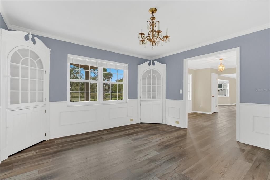 For Sale: $499,900 (5 beds, 3 baths, 3333 Square Feet)