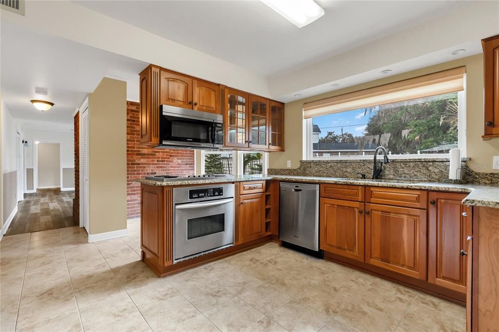 For Sale: $499,900 (5 beds, 3 baths, 3333 Square Feet)