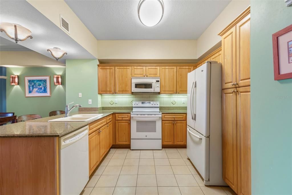 На продажу: $599,000 (3 спален, 3 ванн, 1676 Квадратных фут)