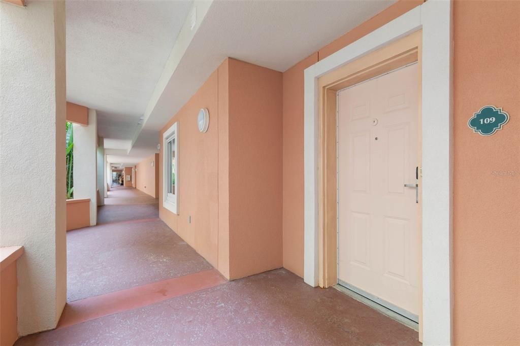 На продажу: $599,000 (3 спален, 3 ванн, 1676 Квадратных фут)