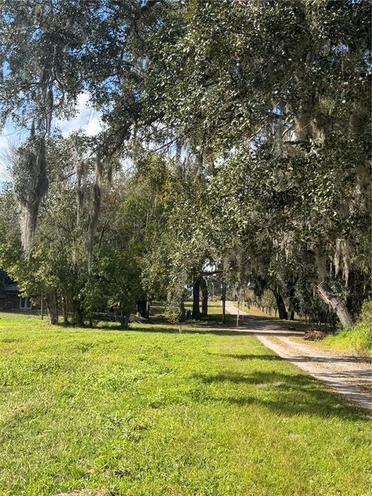 For Rent: $2,700 (4 beds, 2 baths, 1940 Square Feet)