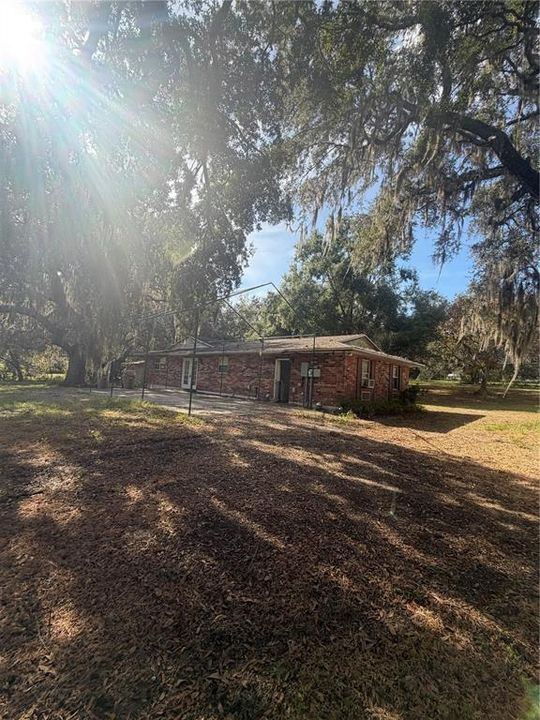 For Rent: $2,700 (4 beds, 2 baths, 1940 Square Feet)