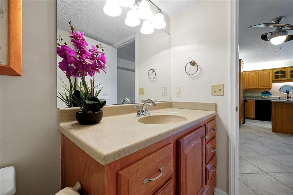 For Sale: $365,900 (3 beds, 2 baths, 1736 Square Feet)