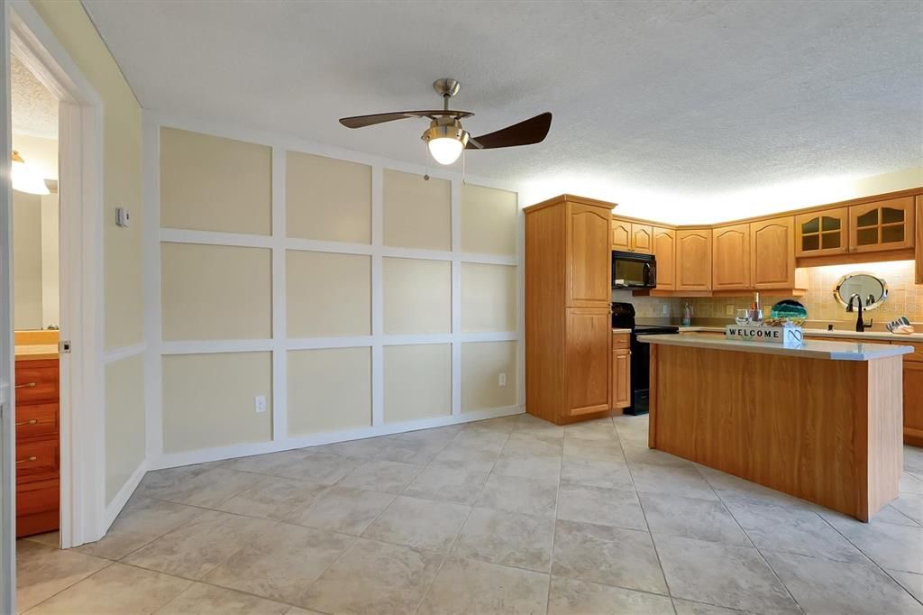 For Sale: $365,900 (3 beds, 2 baths, 1736 Square Feet)