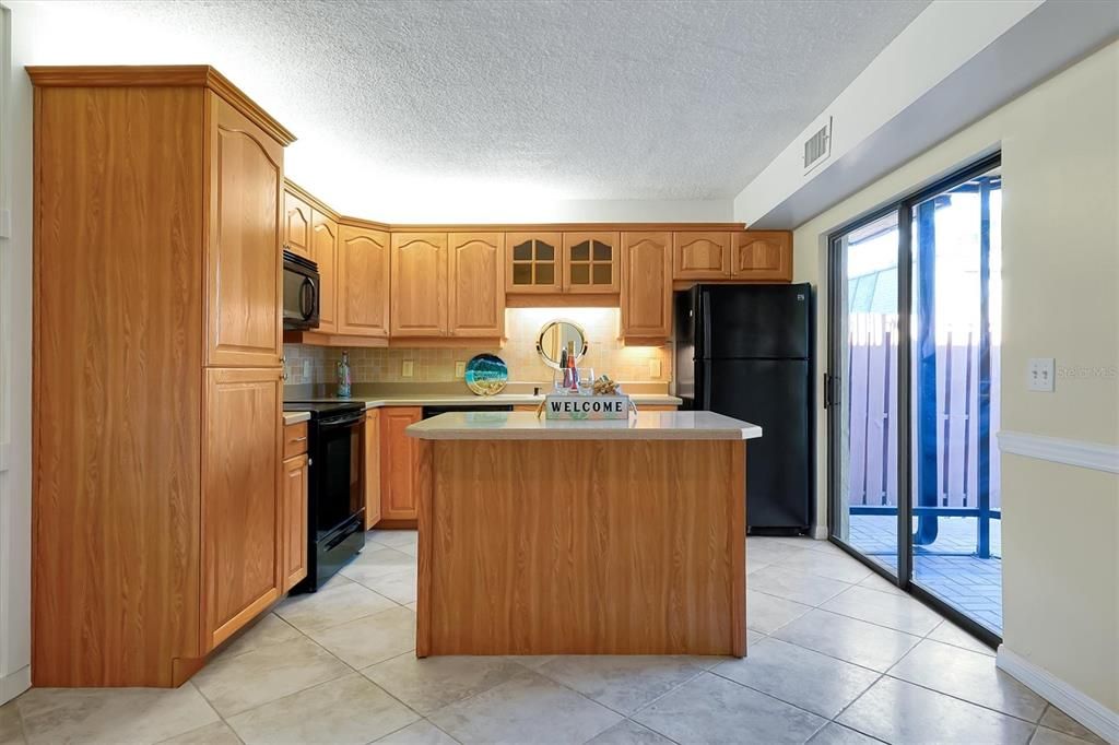 For Sale: $365,900 (3 beds, 2 baths, 1736 Square Feet)
