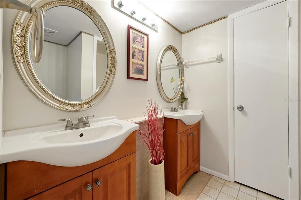 For Sale: $365,900 (3 beds, 2 baths, 1736 Square Feet)