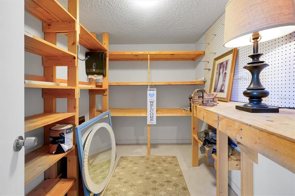 For Sale: $365,900 (3 beds, 2 baths, 1736 Square Feet)