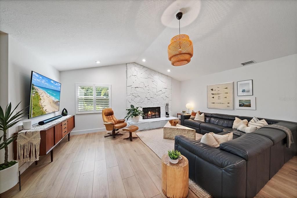 For Sale: $849,900 (3 beds, 2 baths, 2597 Square Feet)