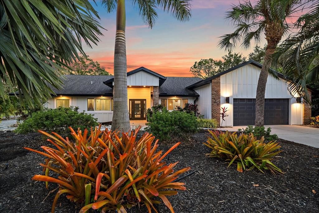 For Sale: $849,900 (3 beds, 2 baths, 2597 Square Feet)