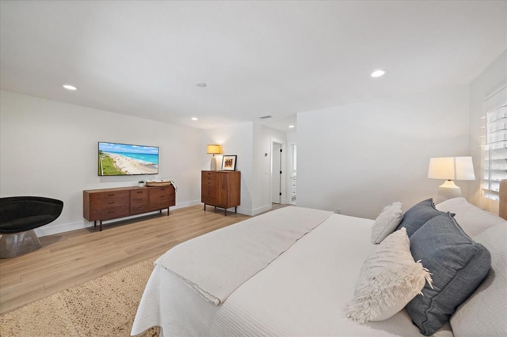 For Sale: $849,900 (3 beds, 2 baths, 2597 Square Feet)