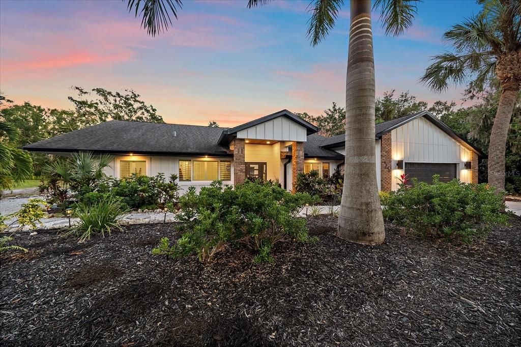 For Sale: $849,900 (3 beds, 2 baths, 2597 Square Feet)